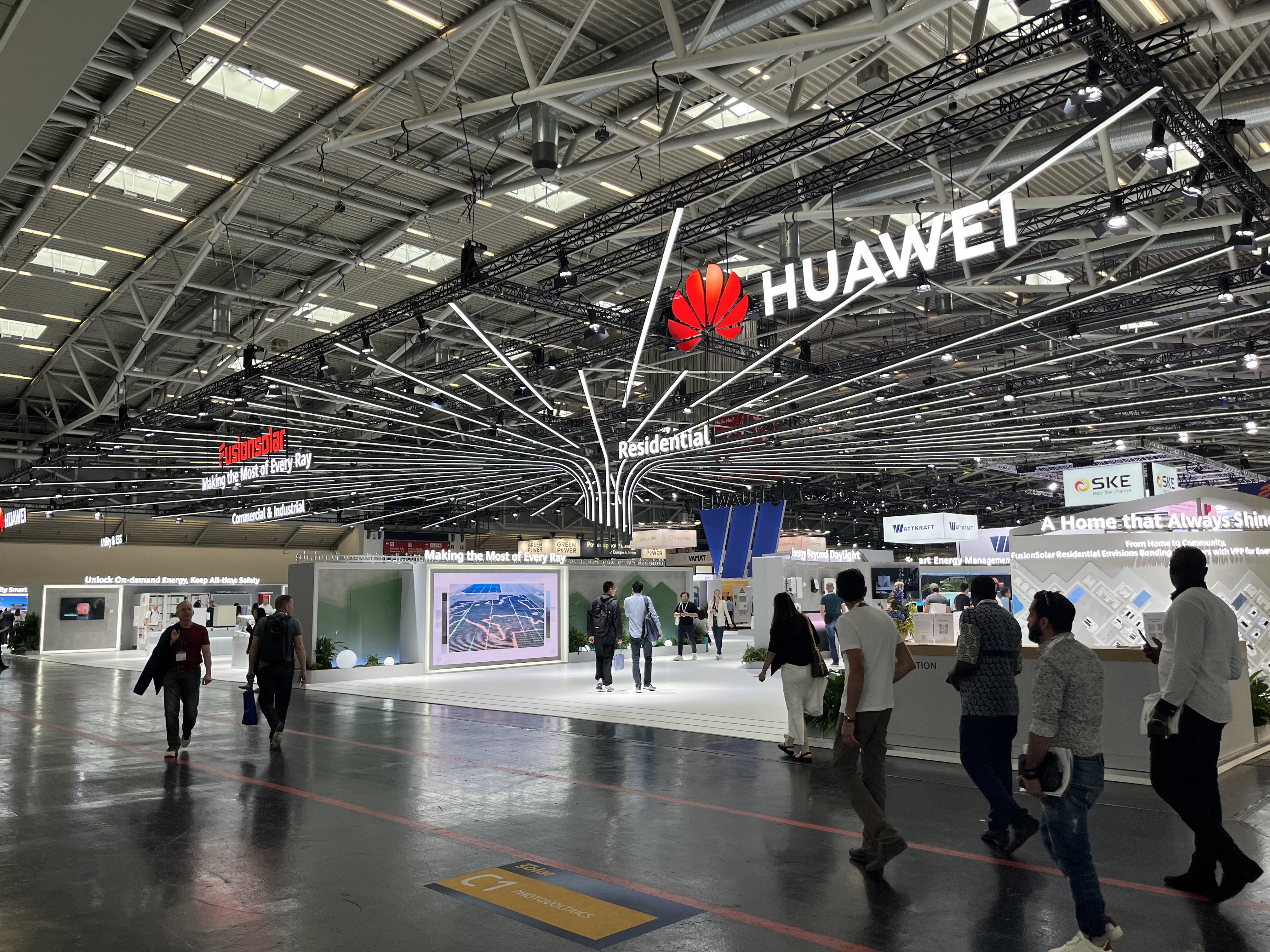 迪拜展臺(tái)搭建價(jià)格多少錢一平方