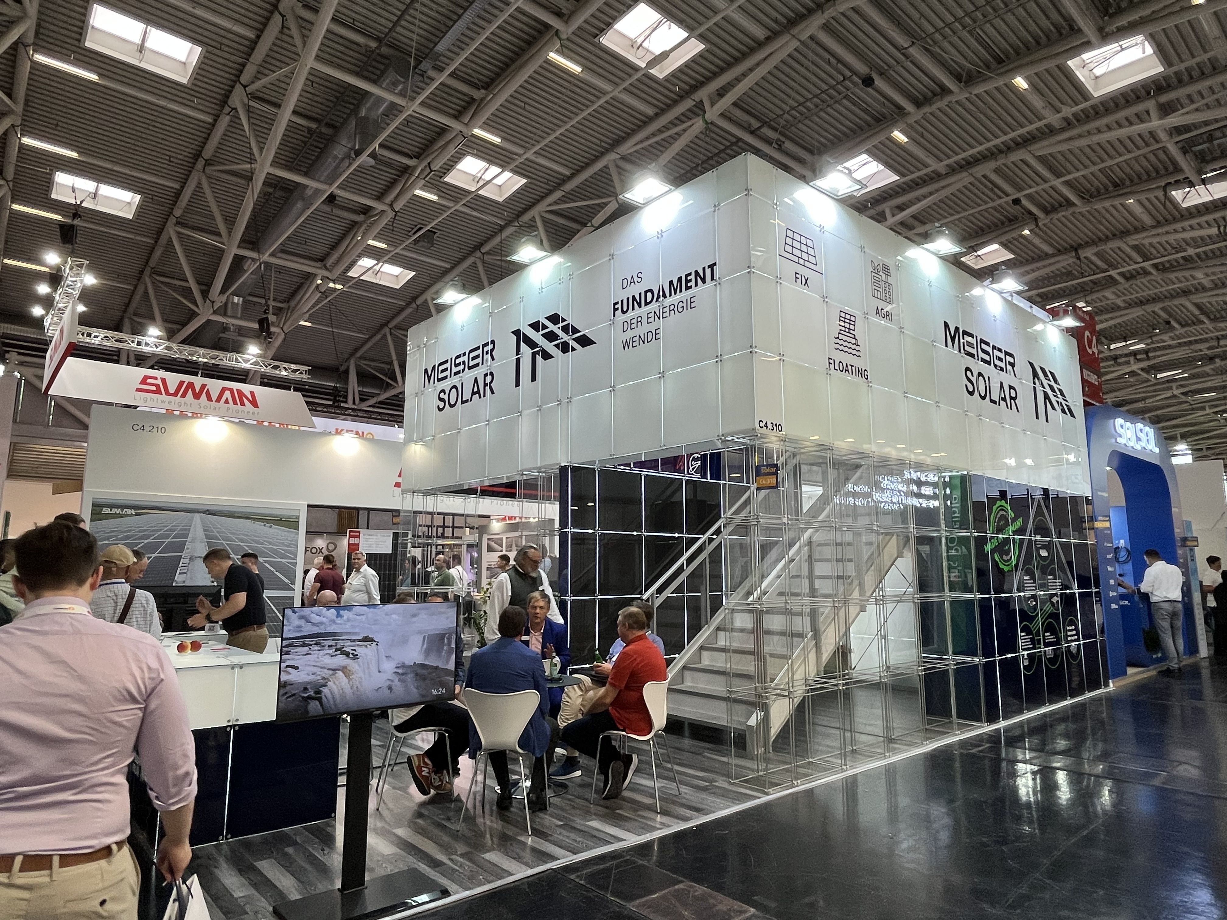 南非展廳地板鋪設(shè)