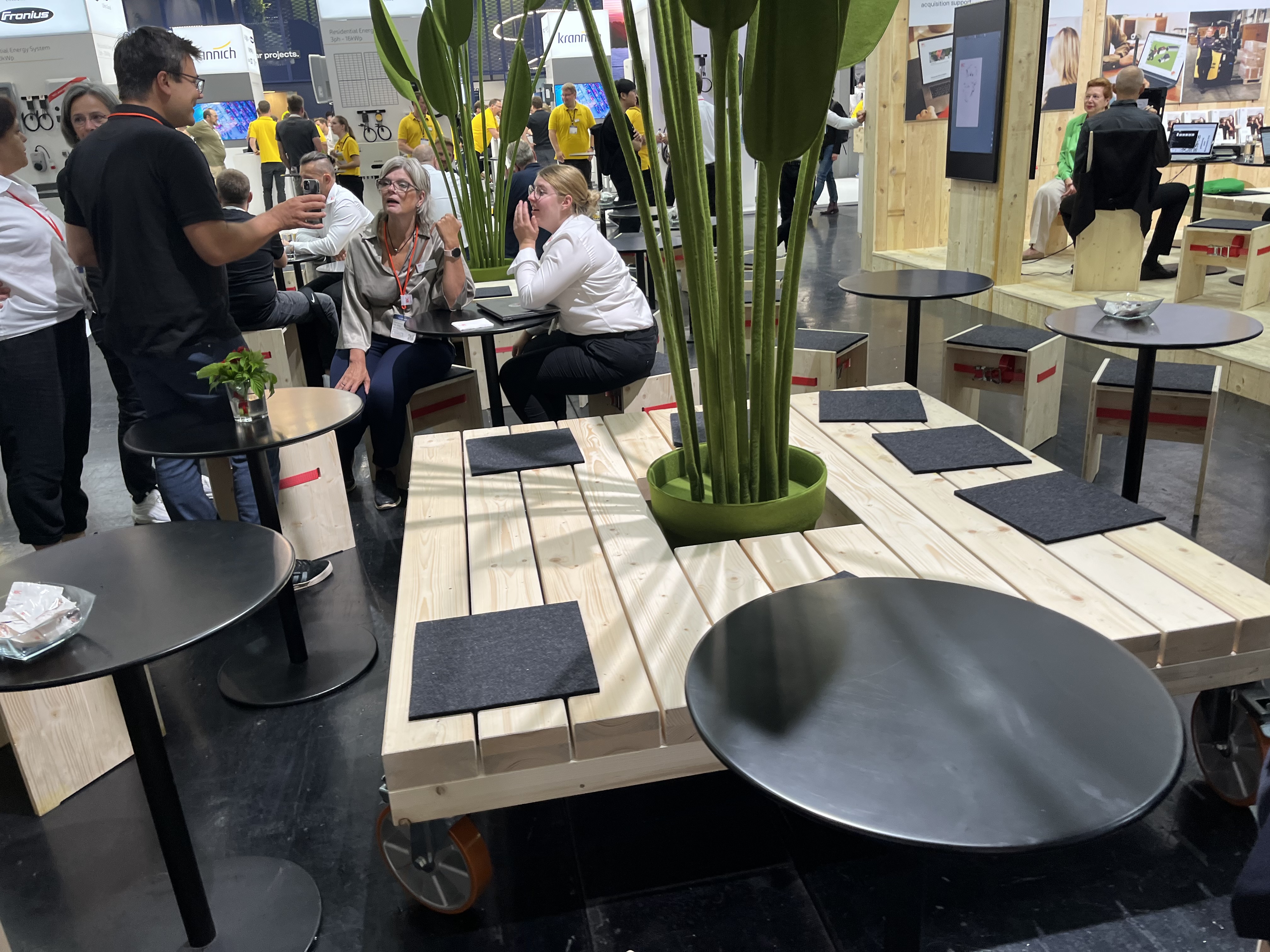 美國展銷會展廳設(shè)計(jì)